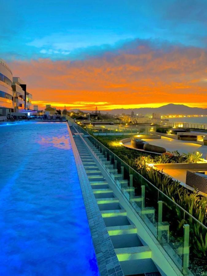 Apartamento Maravilhoso Com Piscina E Vista Mar Mirante Home Club ฟลอเรียนอโปลิส ภายนอก รูปภาพ